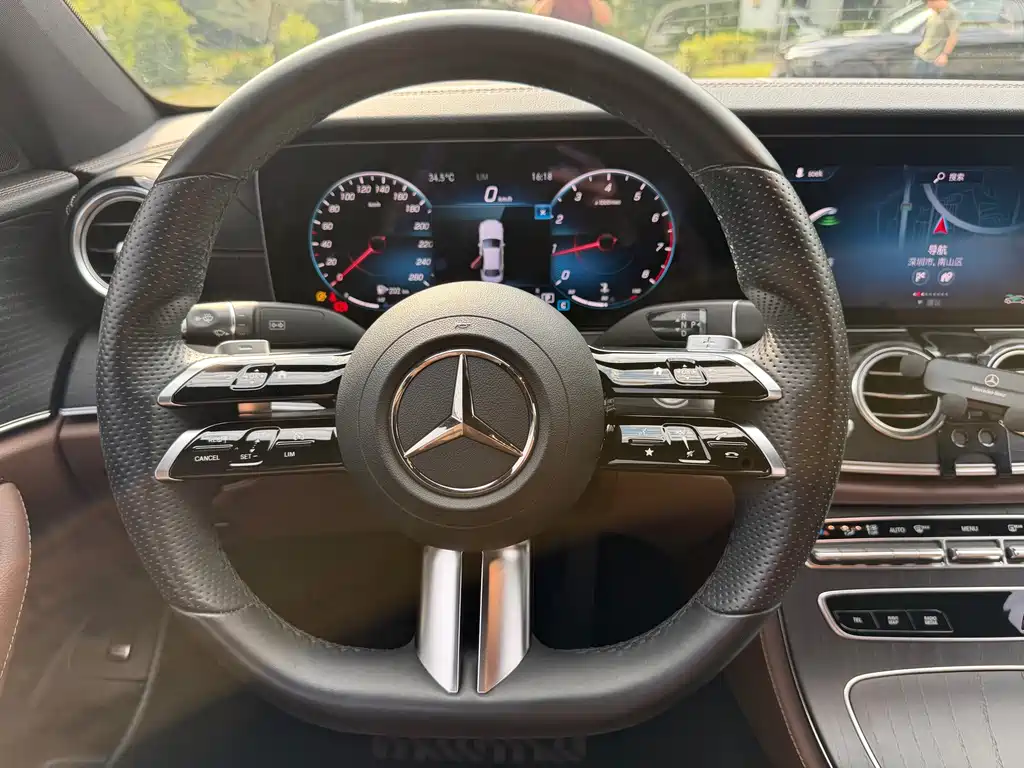 Mercedes-Benz E-Class — миниатюра 14