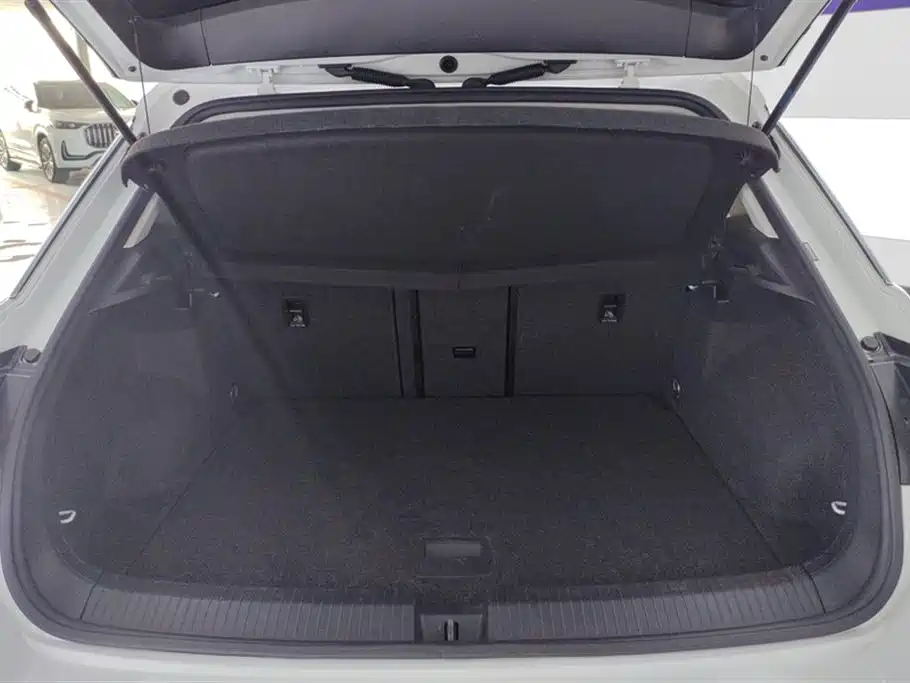 VOLKSWAGEN T ROC EXPLORING SONGS