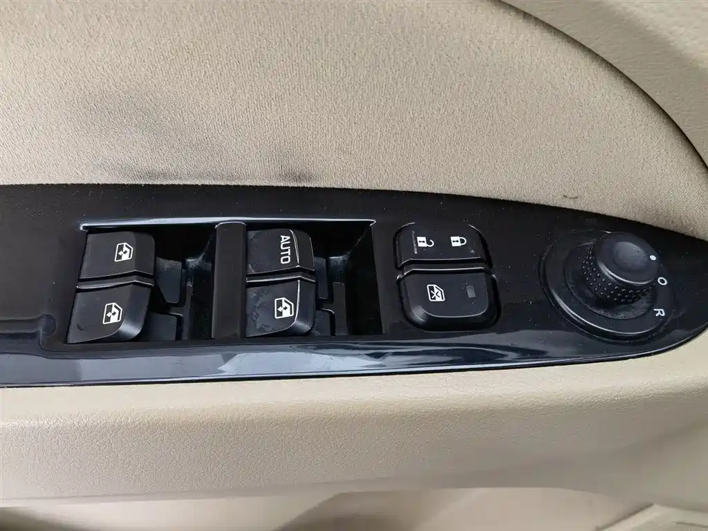 Baojun 730 2016 1.5L MT 5 мест