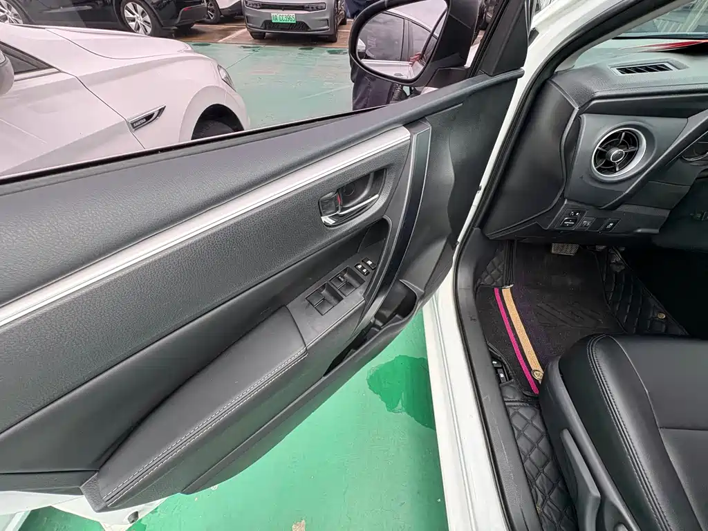 Toyota Corolla — миниатюра 13