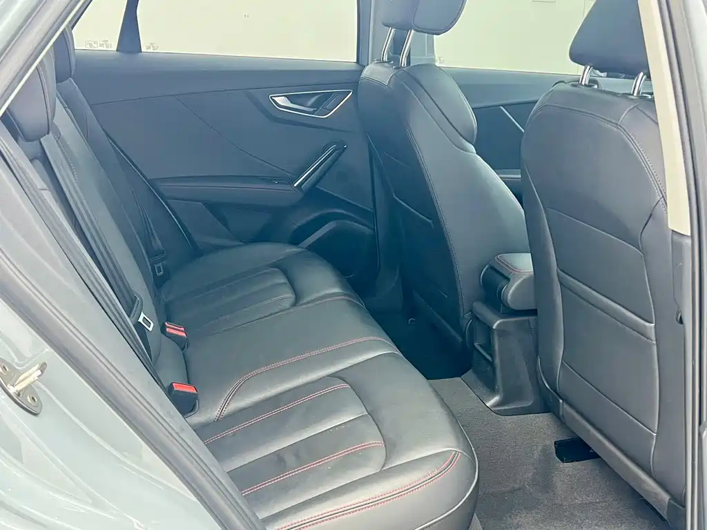 Audi Q2L — миниатюра 12
