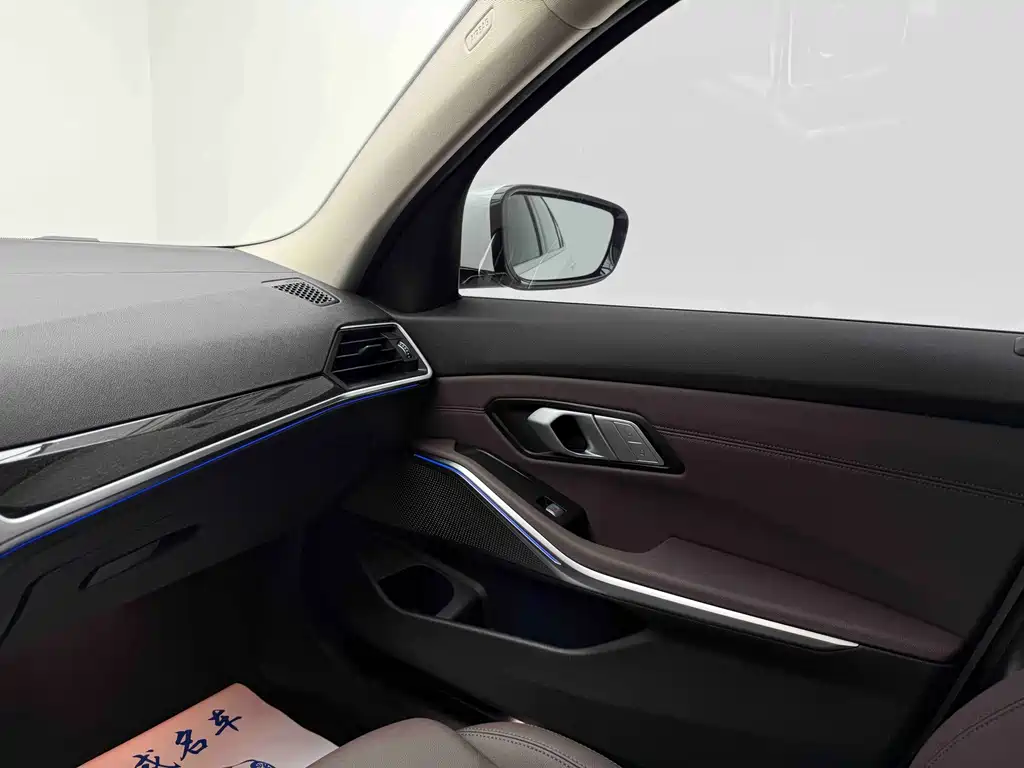 BMW 3 Series — миниатюра 11