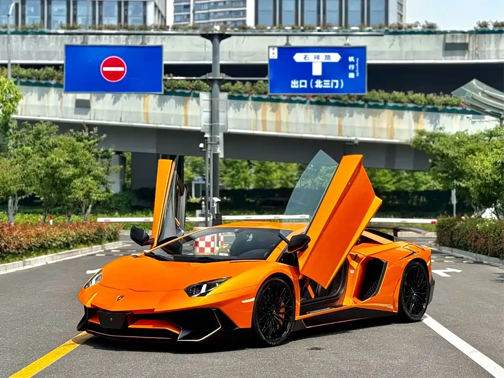 Lamborghini Aventador — миниатюра 3