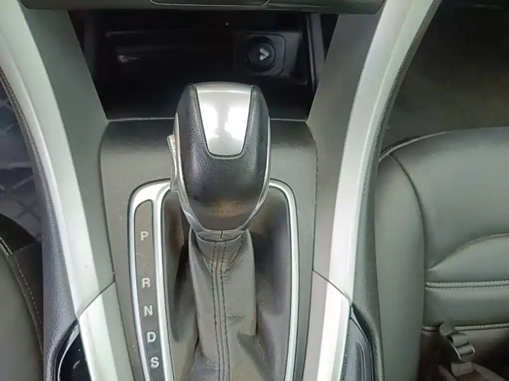 Ford Mondeo — миниатюра 14