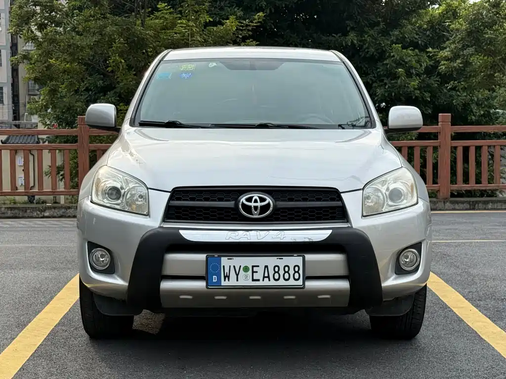 Toyota RAV4 — миниатюра 2
