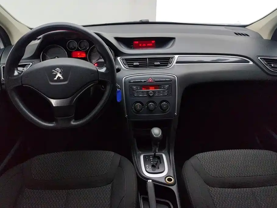 Peugeot 308 — миниатюра 12