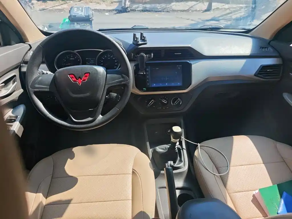 Wuling Hongguang — миниатюра 9