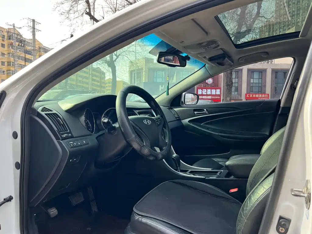 Hyundai Sonata — миниатюра 7
