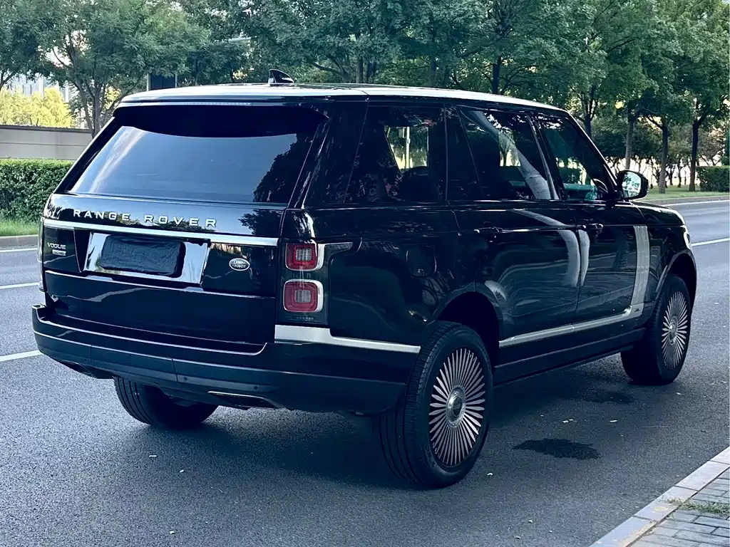 Land Rover Range Rover — миниатюра 5