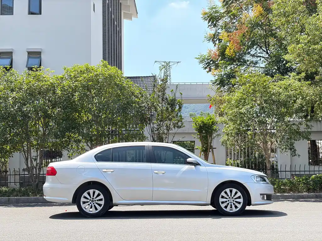 Volkswagen Lavida — миниатюра 4