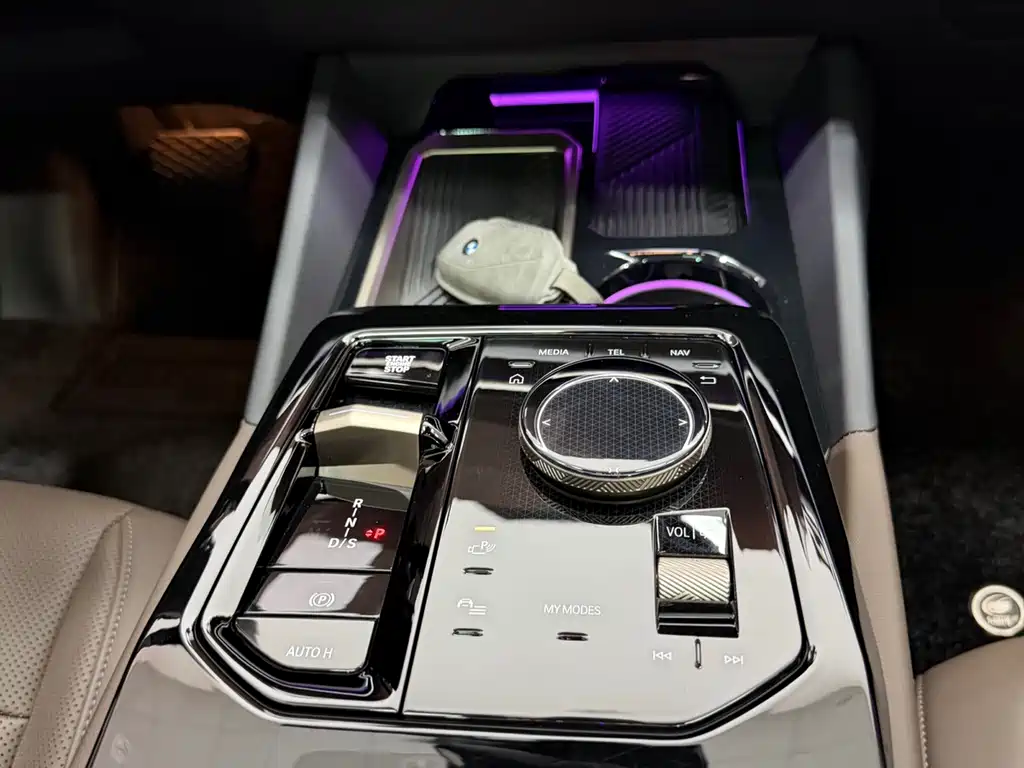 BMW 5 Series — миниатюра 15
