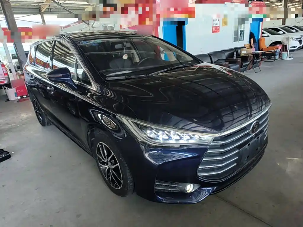 BYD MAX — миниатюра 4