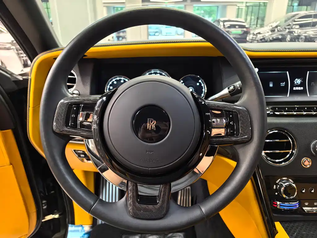 Rolls-Royce Cullinan — миниатюра 11