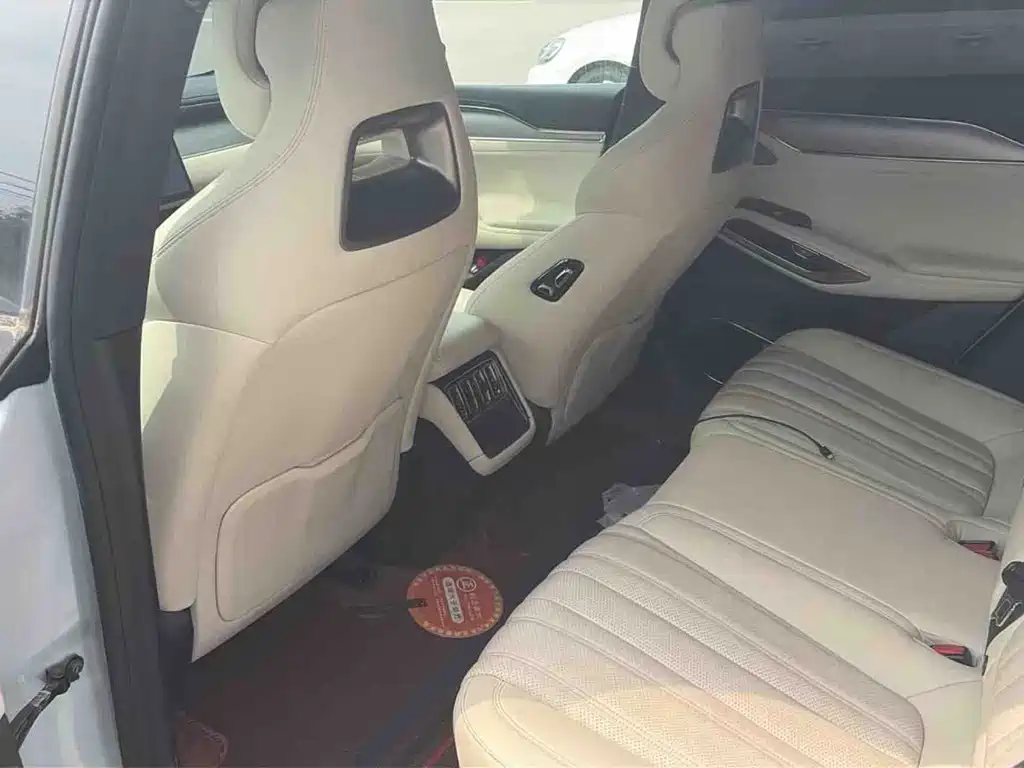BYD L EV — миниатюра 6