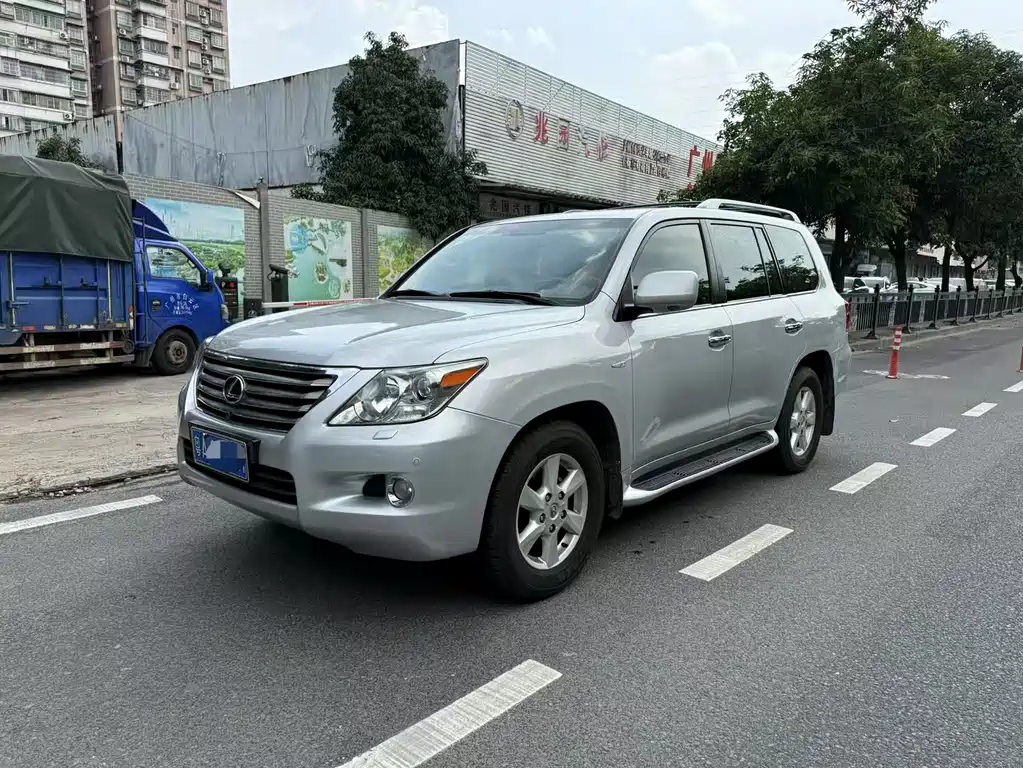 Купить Lexus LX