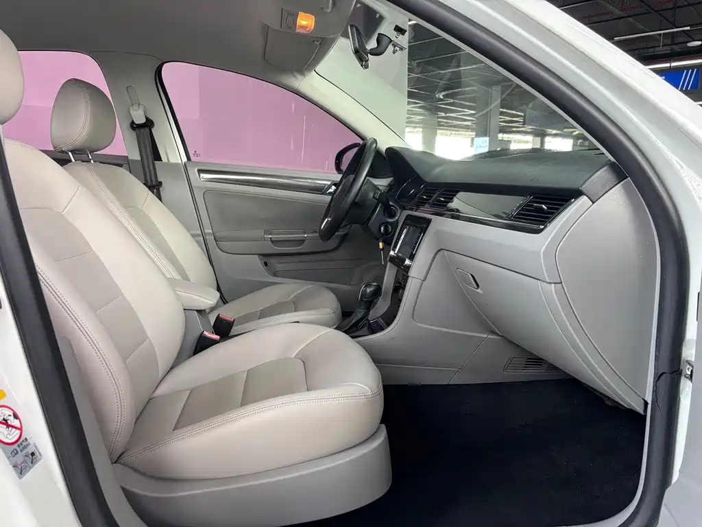 Volkswagen Bora — миниатюра 4