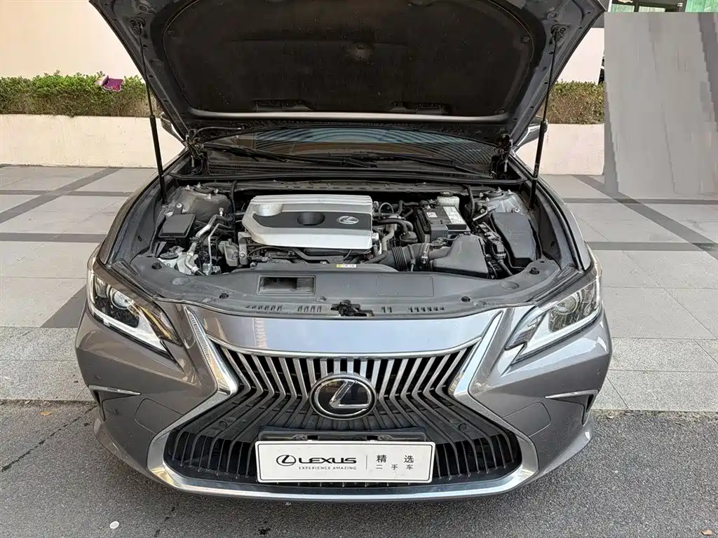 Lexus ES 2020 200