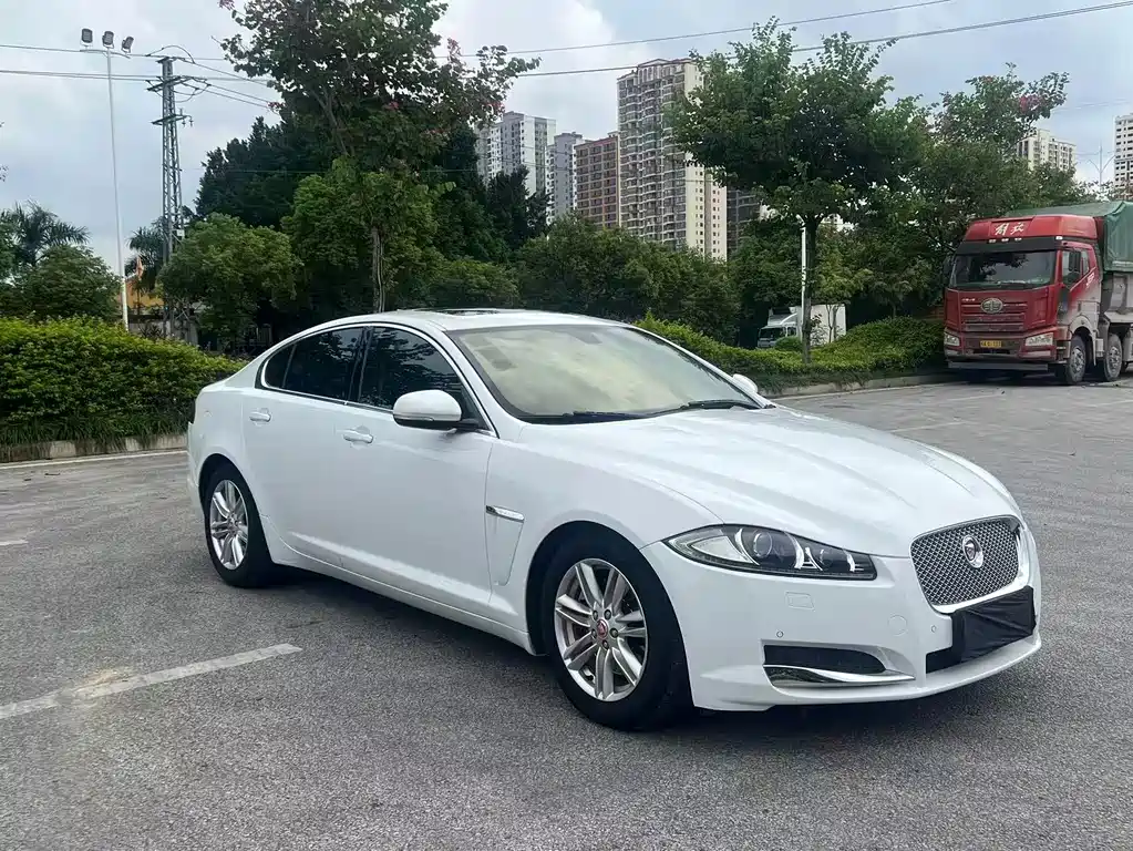 Jaguar XF — миниатюра 3