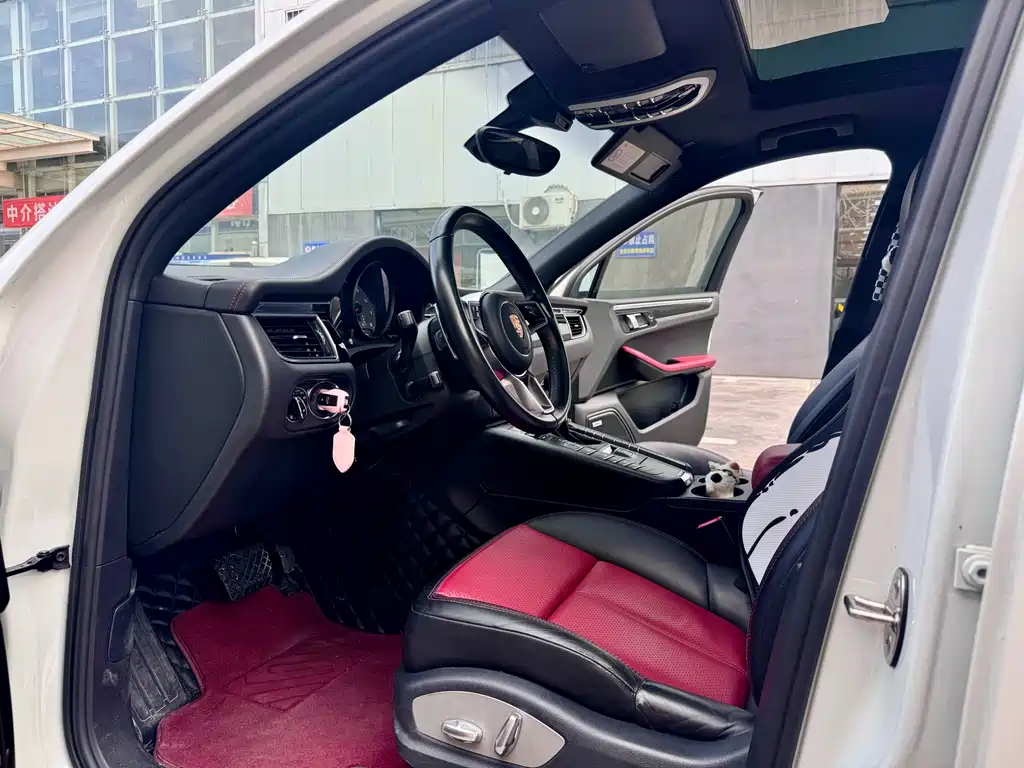 Porsche Macan — миниатюра 4