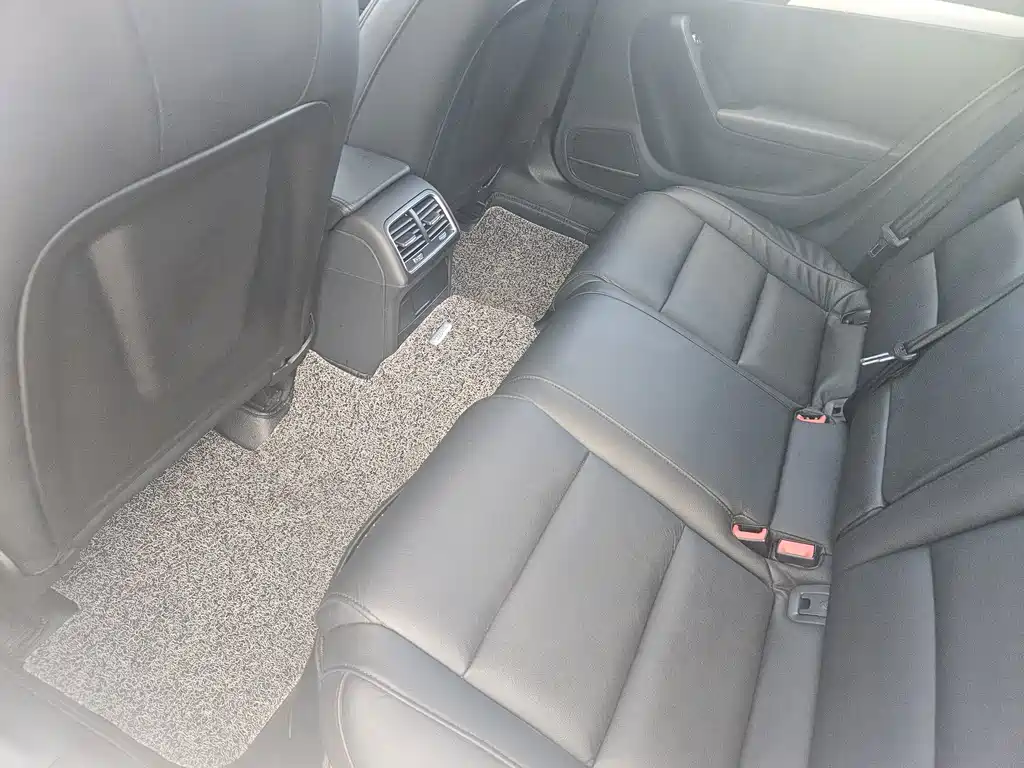 Audi A4L — миниатюра 8