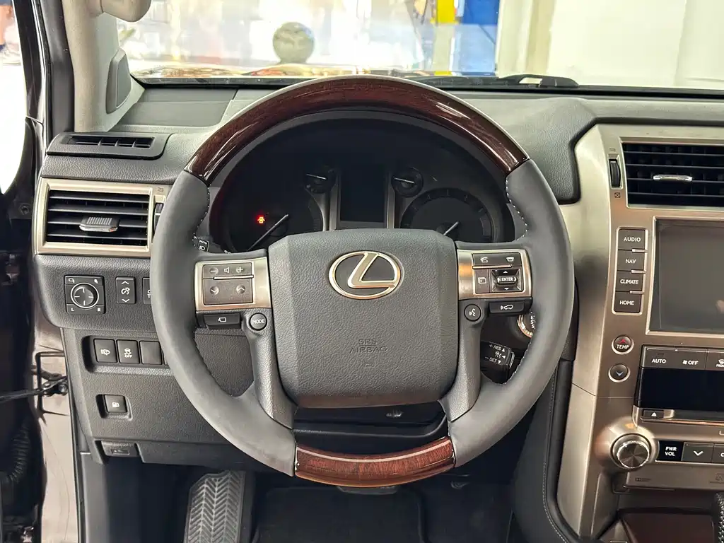 Lexus GX — миниатюра 18