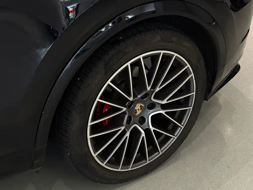 Porsche Cayenne — миниатюра 23
