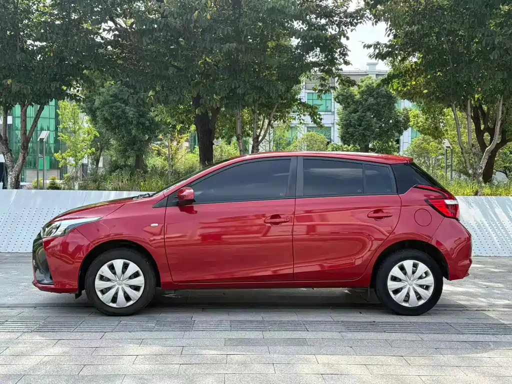 Toyota Yaris L — миниатюра 7