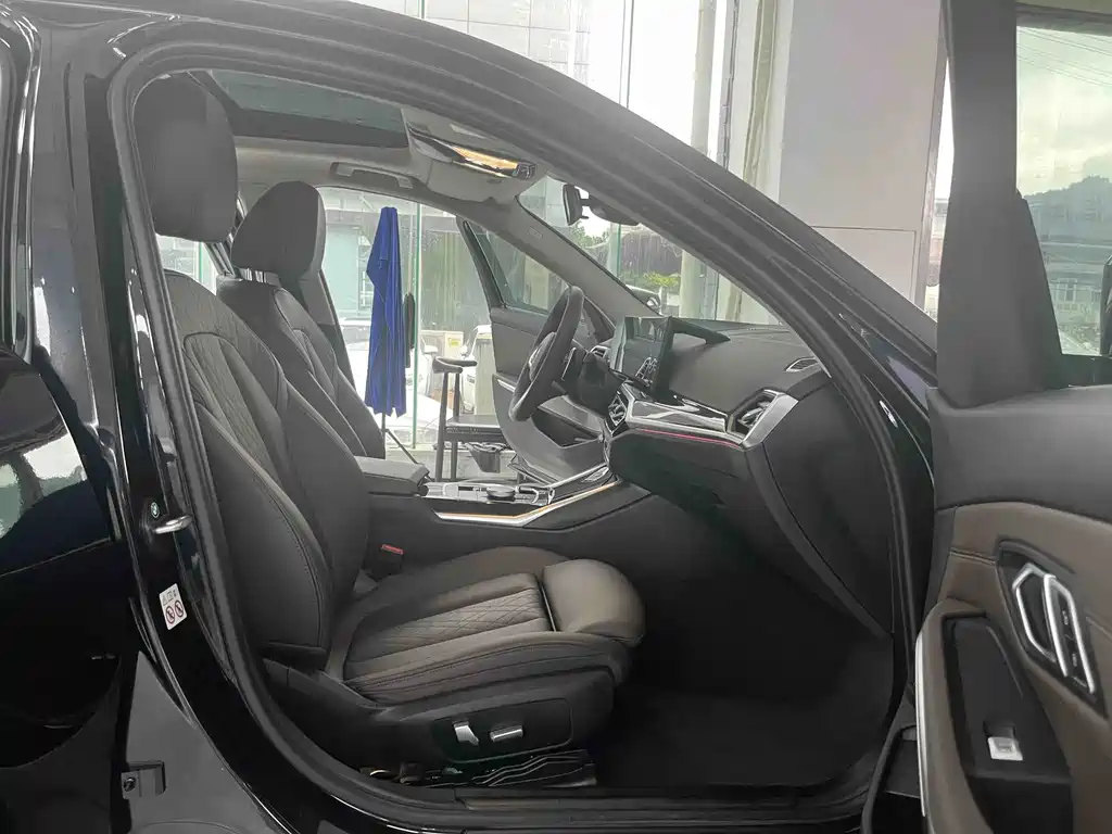 BMW 3 Series — миниатюра 12