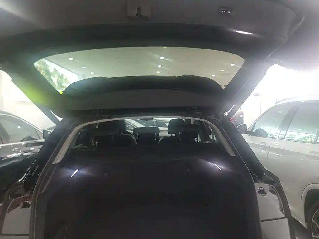 Audi Q5L — миниатюра 19