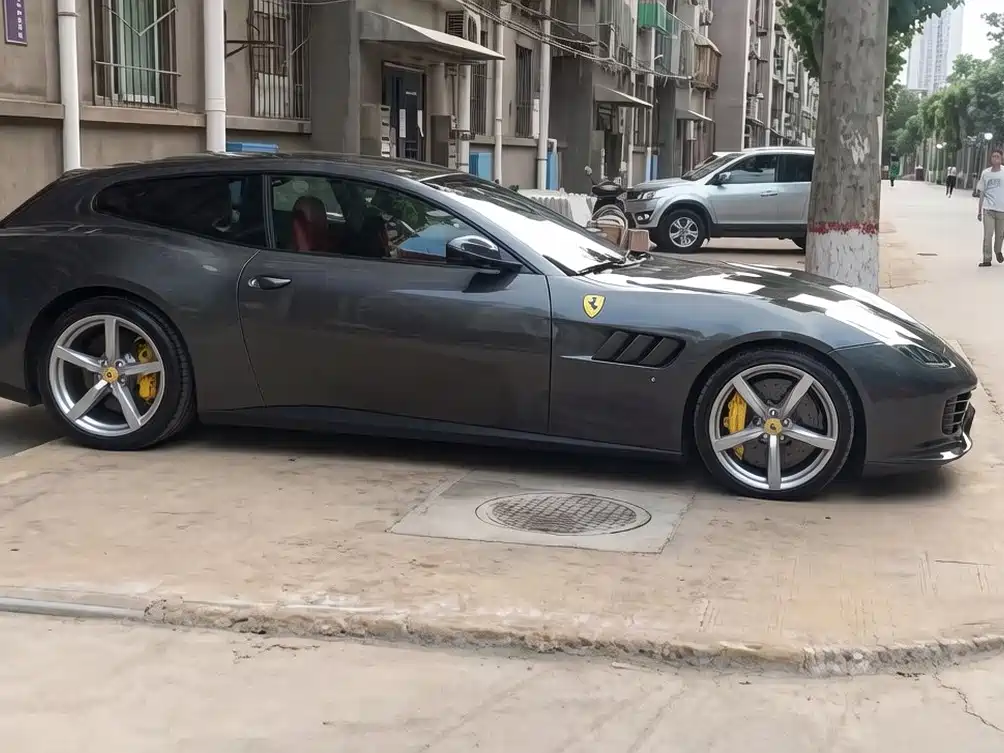 Ferrari GTC4Lusso — миниатюра 4