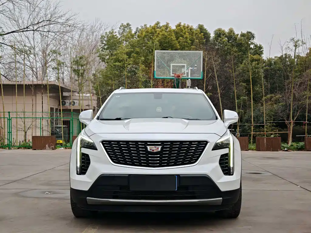 CADILLAC XT4