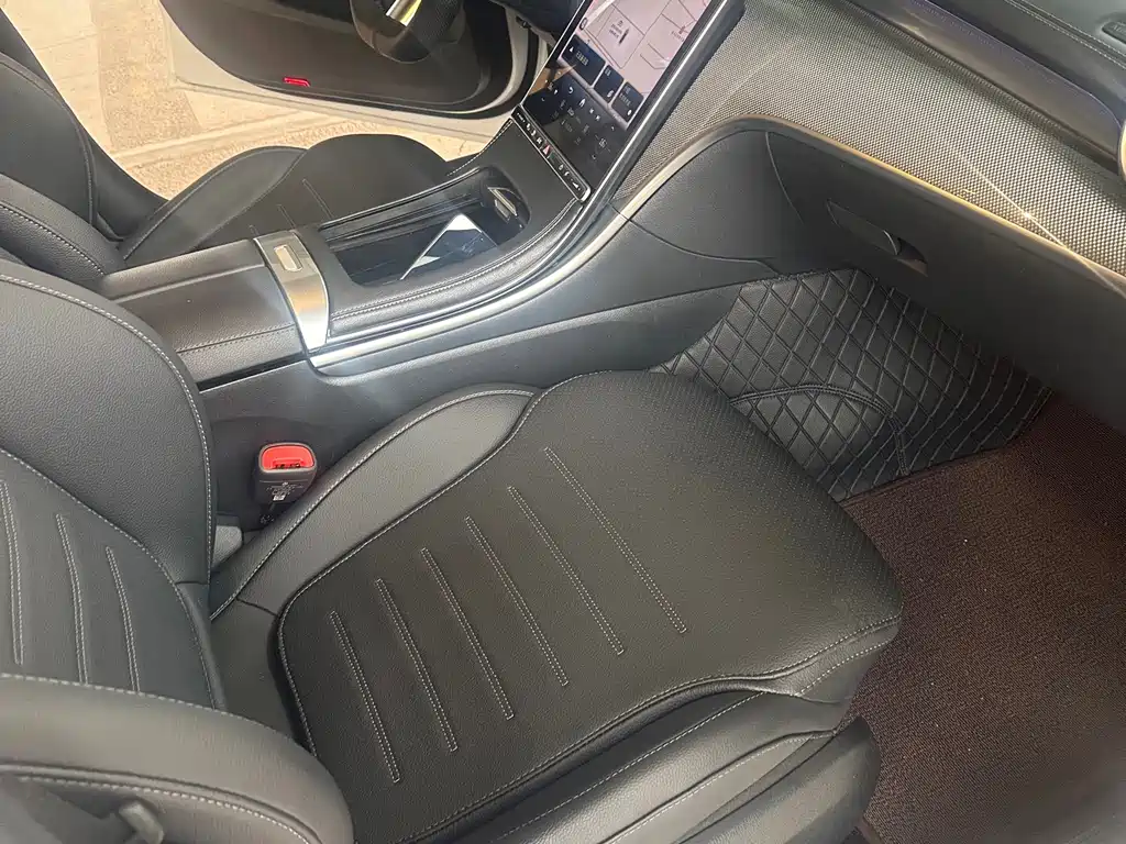 Mercedes-Benz C-Class New Energy — миниатюра 9