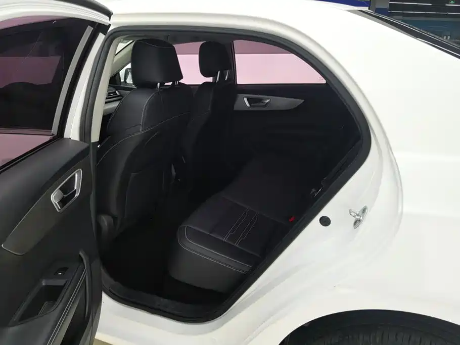 BYD Qin NEV — миниатюра 11