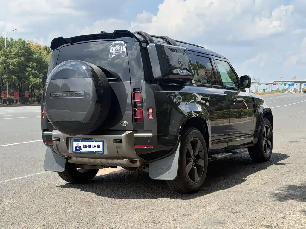 Land Rover Defender — миниатюра 3