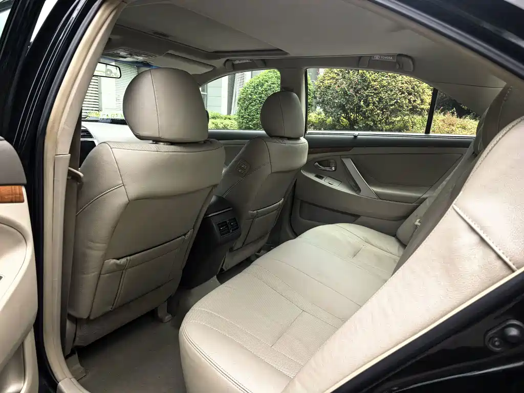 Toyota Camry — миниатюра 13
