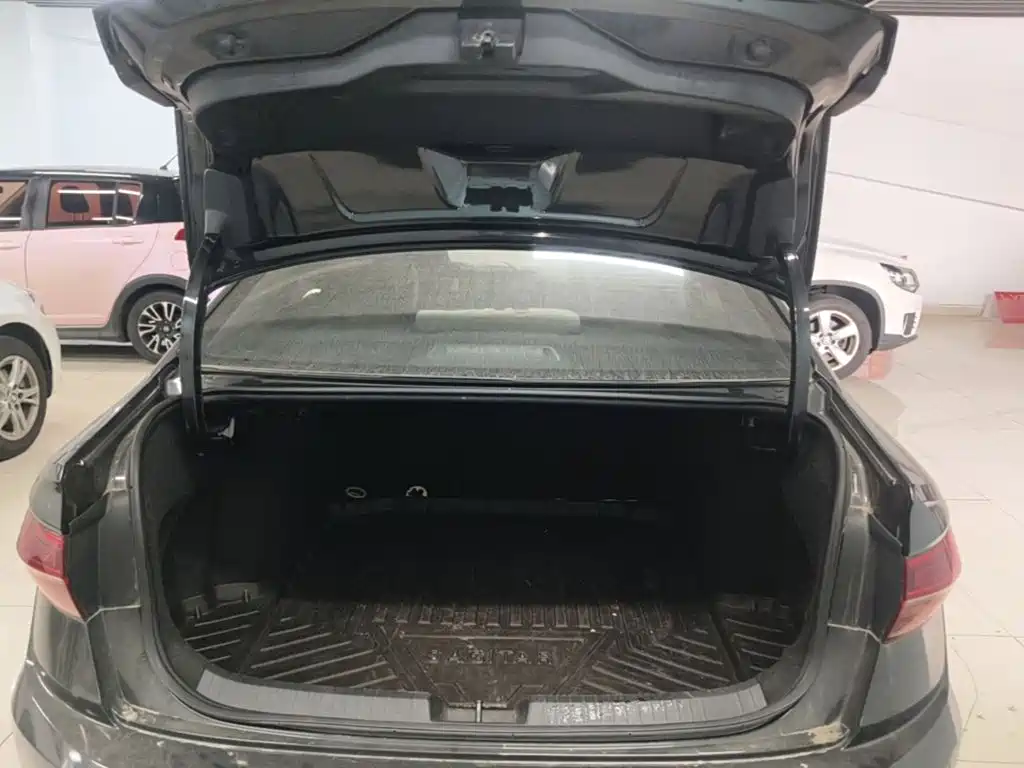 Volkswagen Sagitar — миниатюра 19
