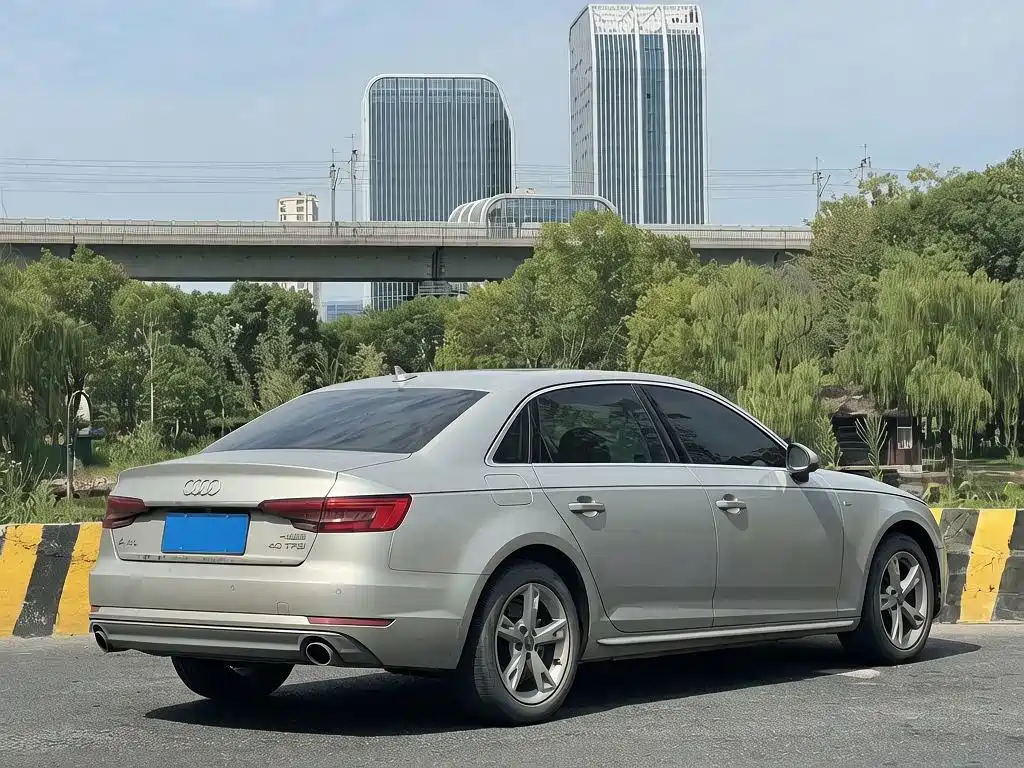 Audi A4L — миниатюра 7