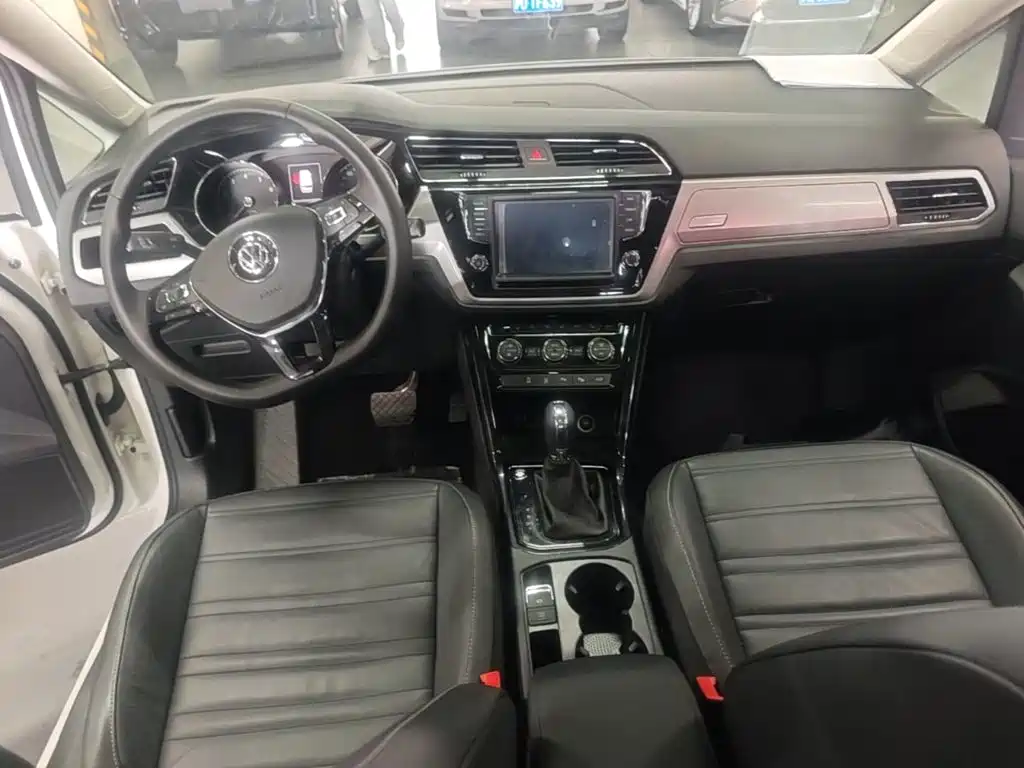 Volkswagen Touran — миниатюра 10