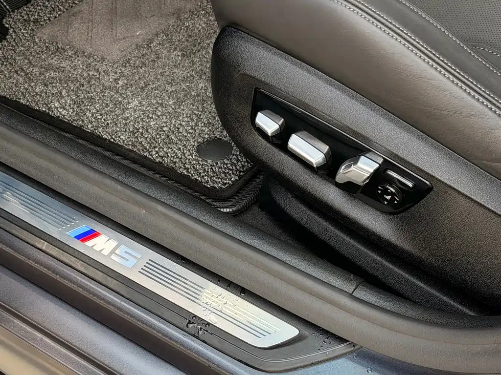BMW M5 — миниатюра 23
