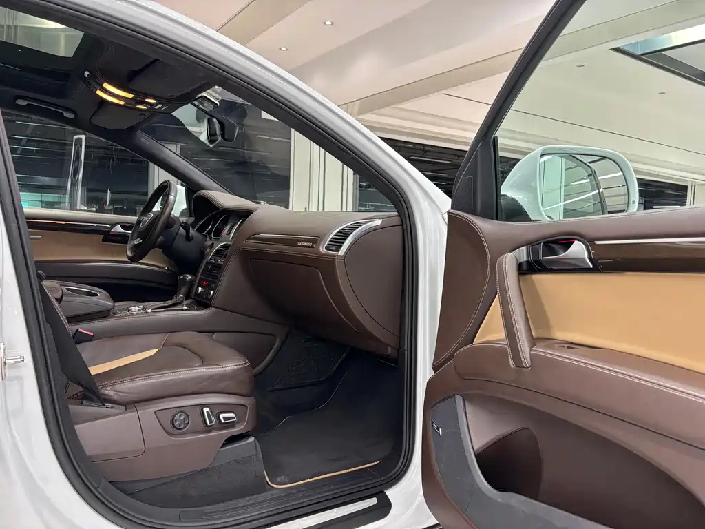Audi Q7 — миниатюра 11