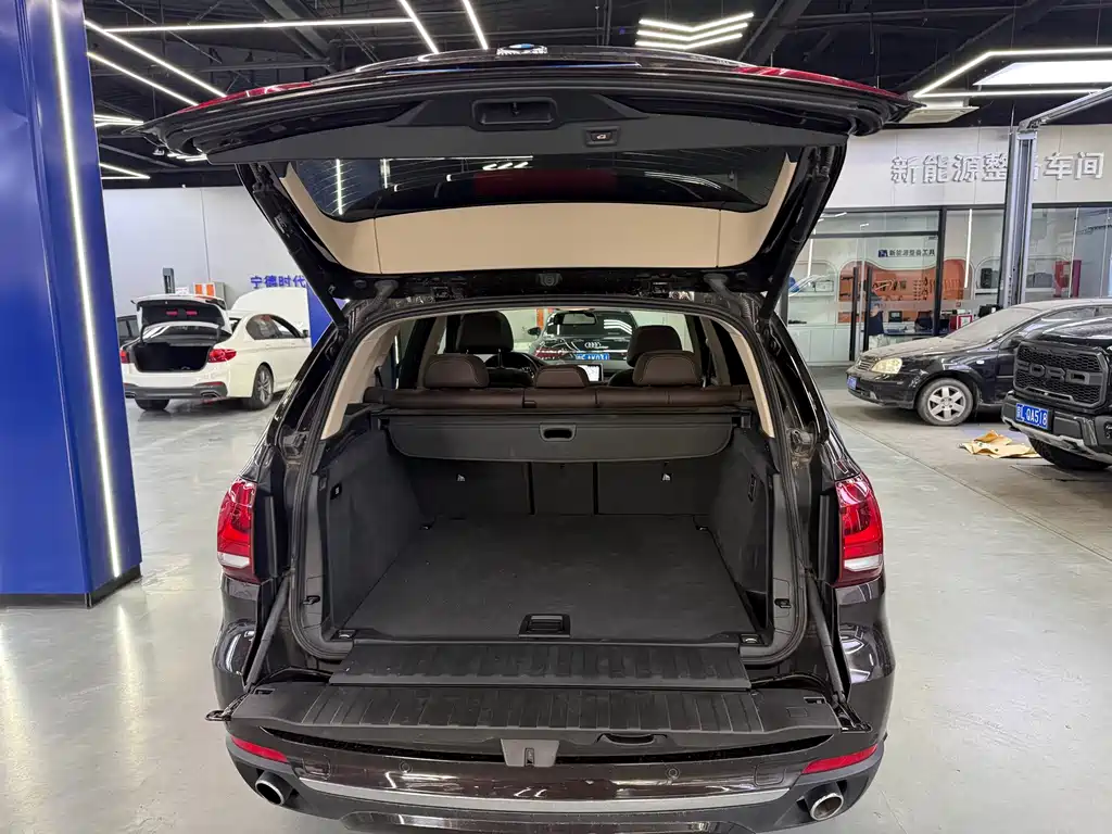 BMW X5 (Import) — миниатюра 10