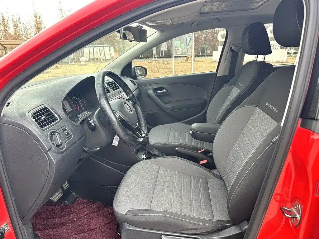 Volkswagen Polo — миниатюра 6