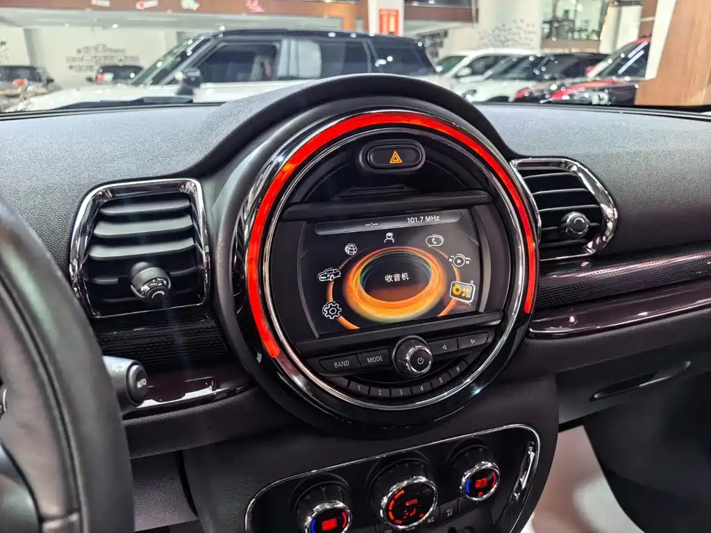 MINI Mini Clubman — миниатюра 10
