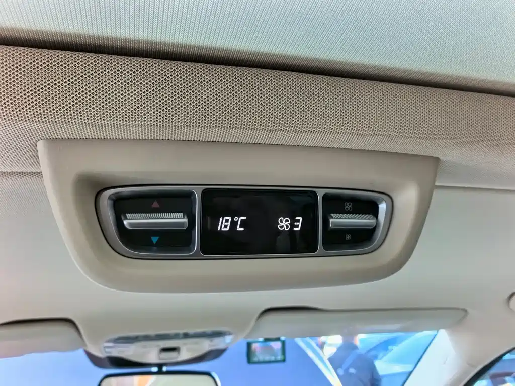 MERCEDES-BENZ V CLASS