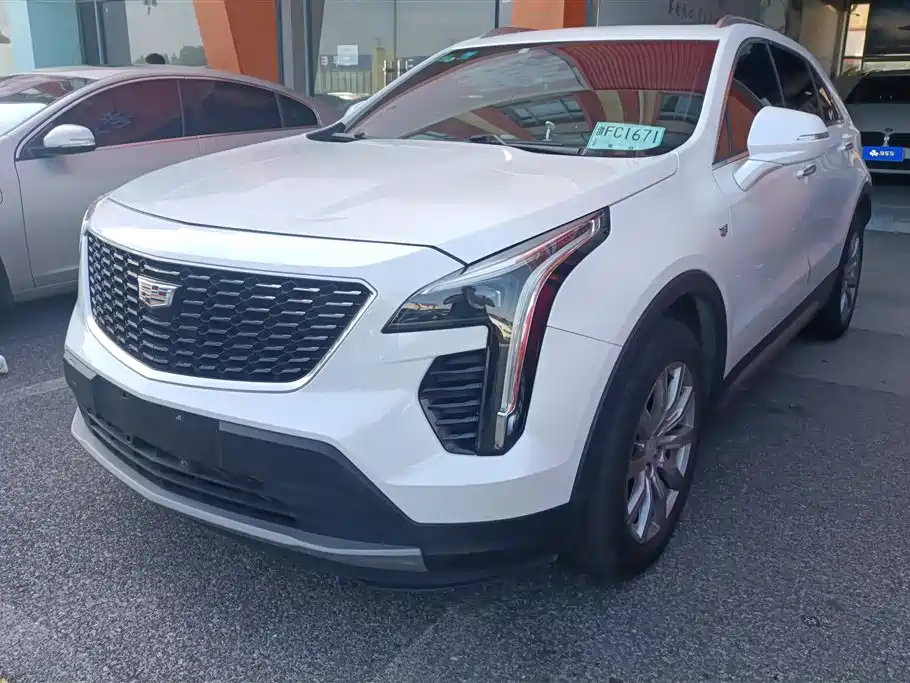 Купить Cadillac XT4