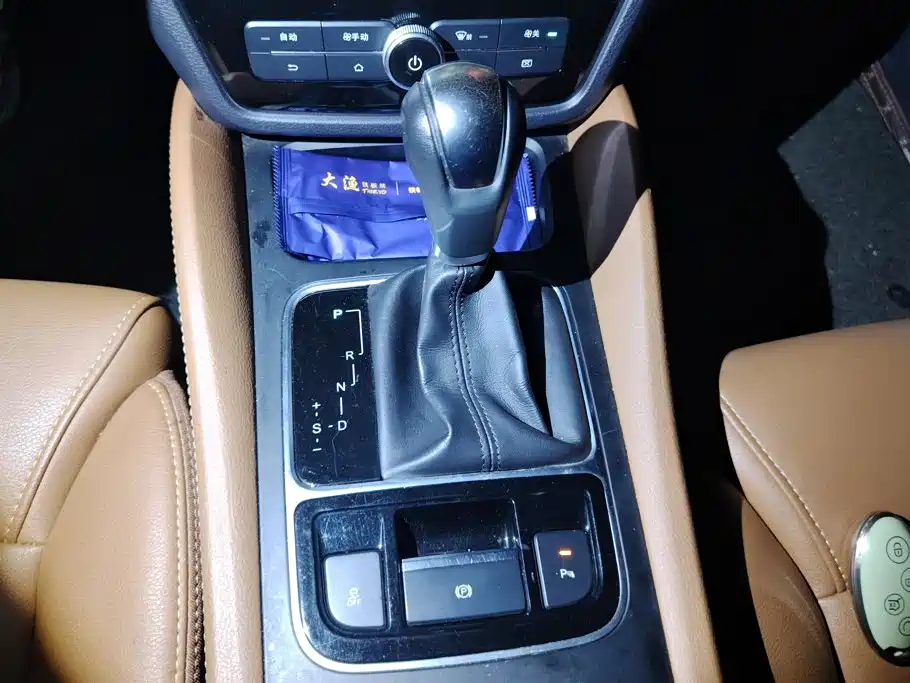 BYD MAX — миниатюра 16