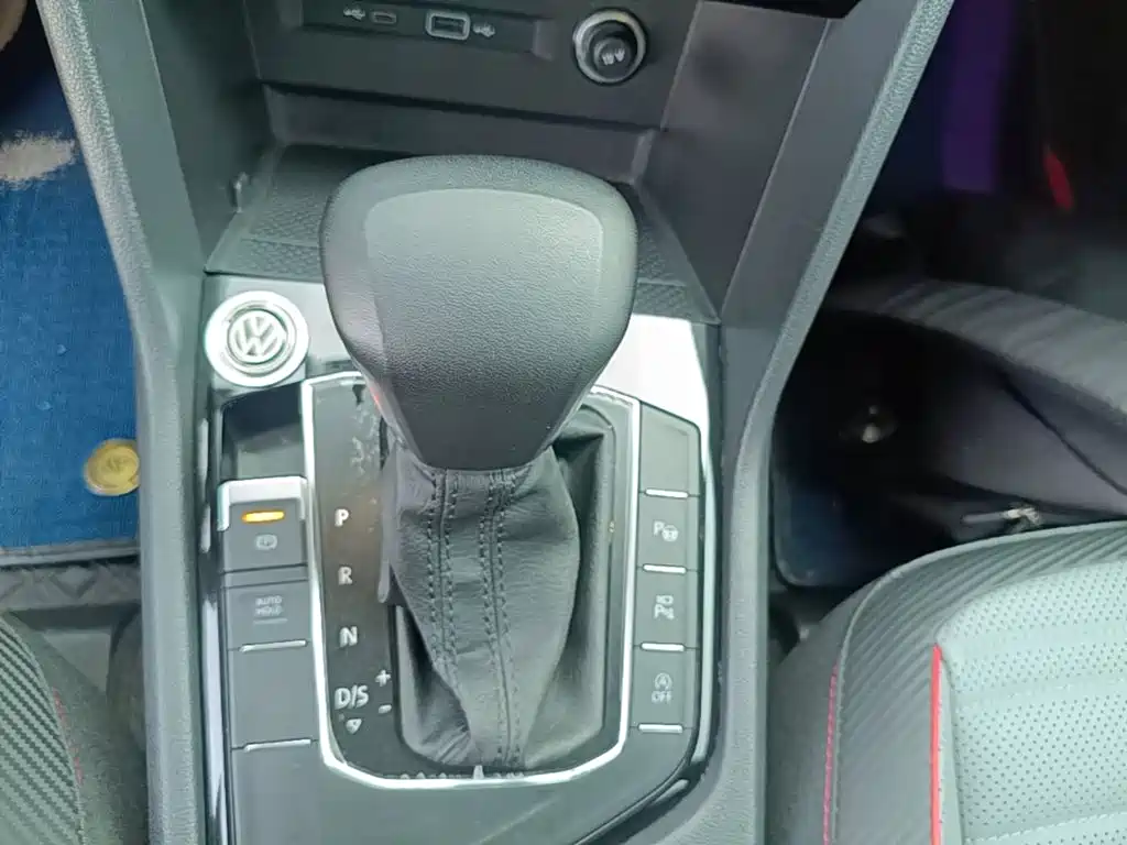 Volkswagen Tiguan L — миниатюра 14