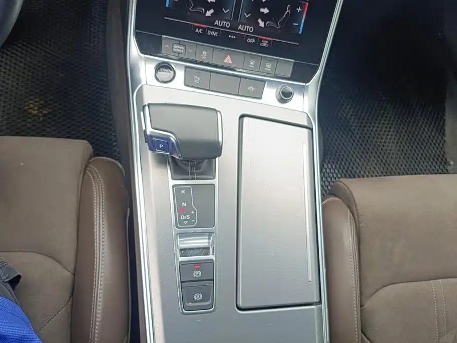 Audi A7L — миниатюра 16