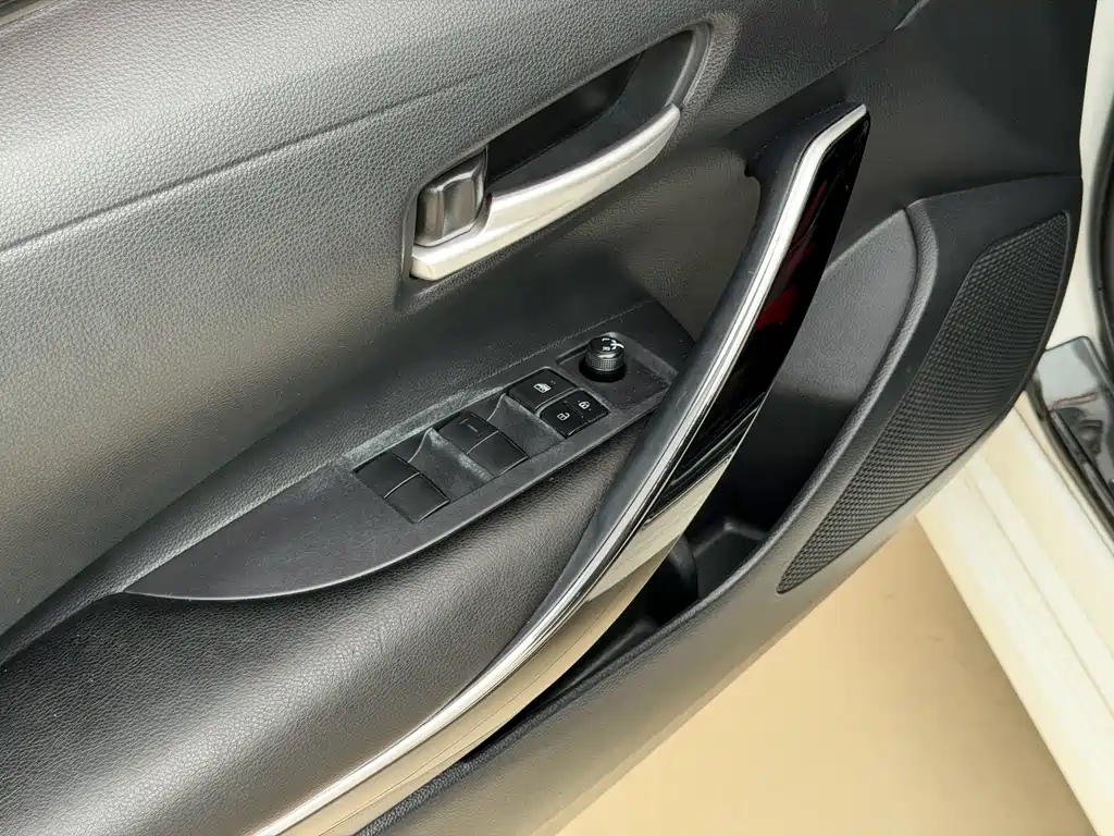 Toyota Corolla — миниатюра 13
