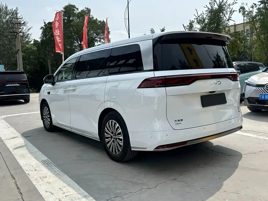 BYD Xia — миниатюра 5